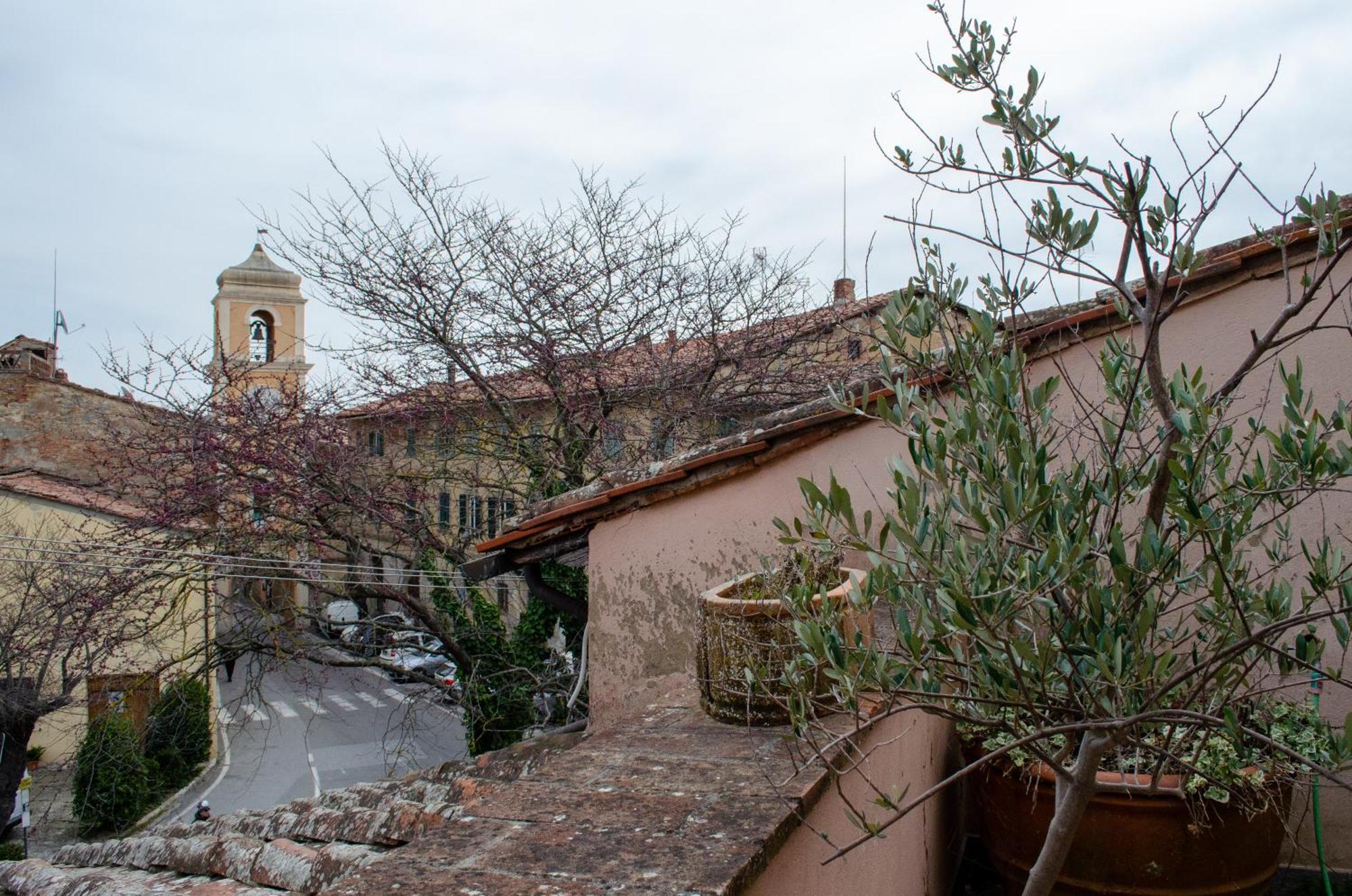 Antica Dimora Leones Bed & Breakfast Palaia Bagian luar foto