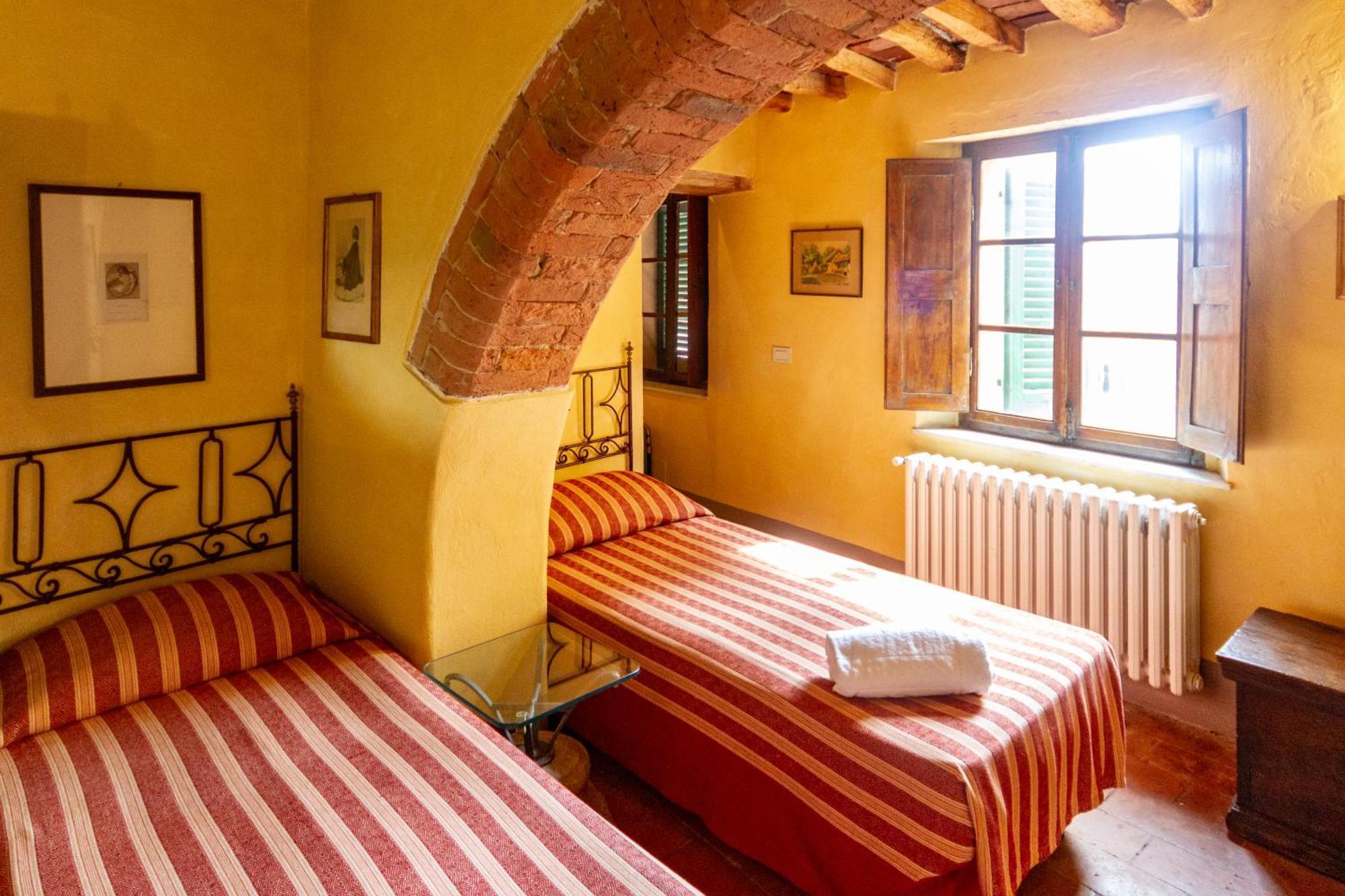 Antica Dimora Leones Bed & Breakfast Palaia Bagian luar foto