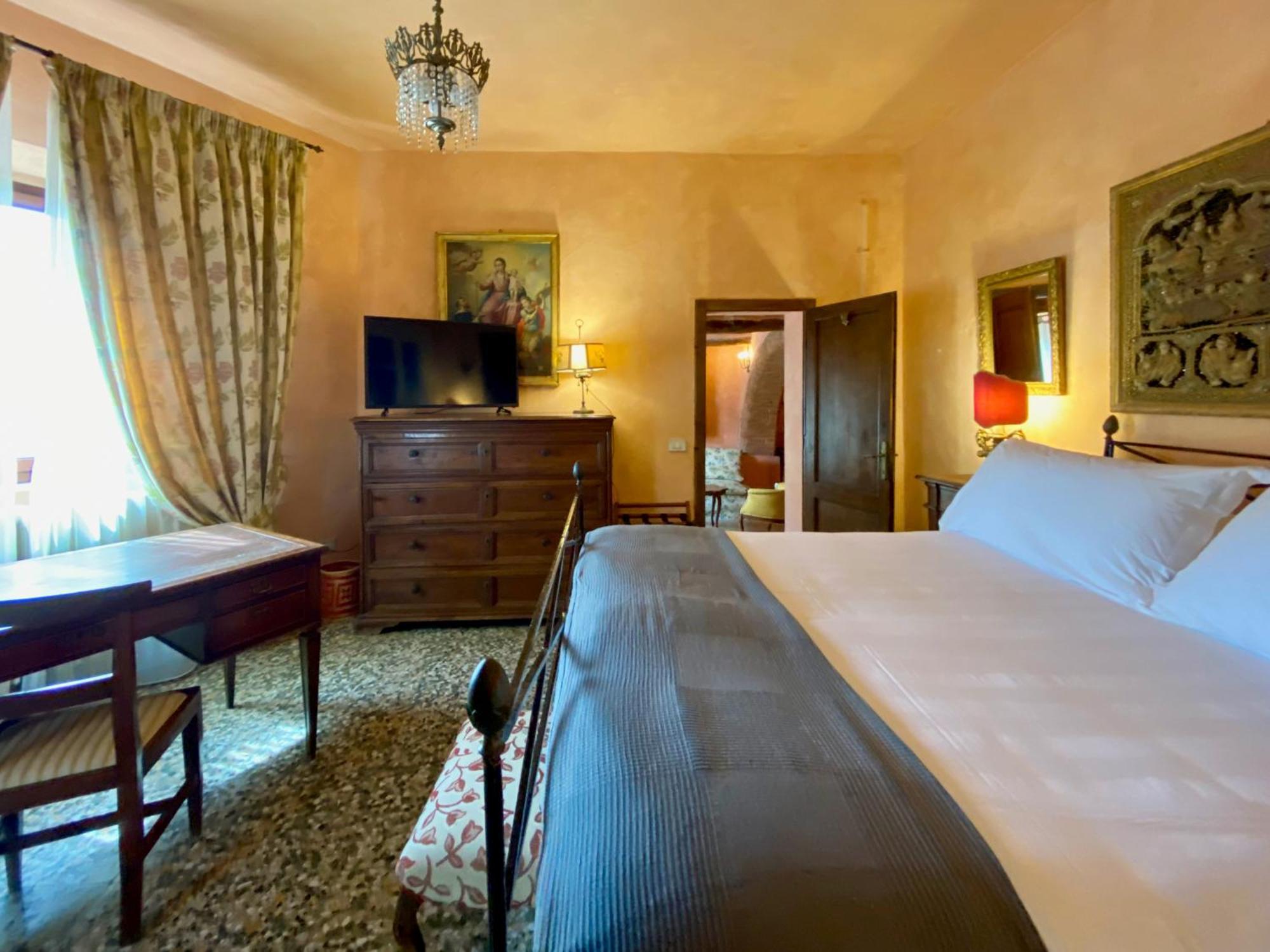 Antica Dimora Leones Bed & Breakfast Palaia Bagian luar foto