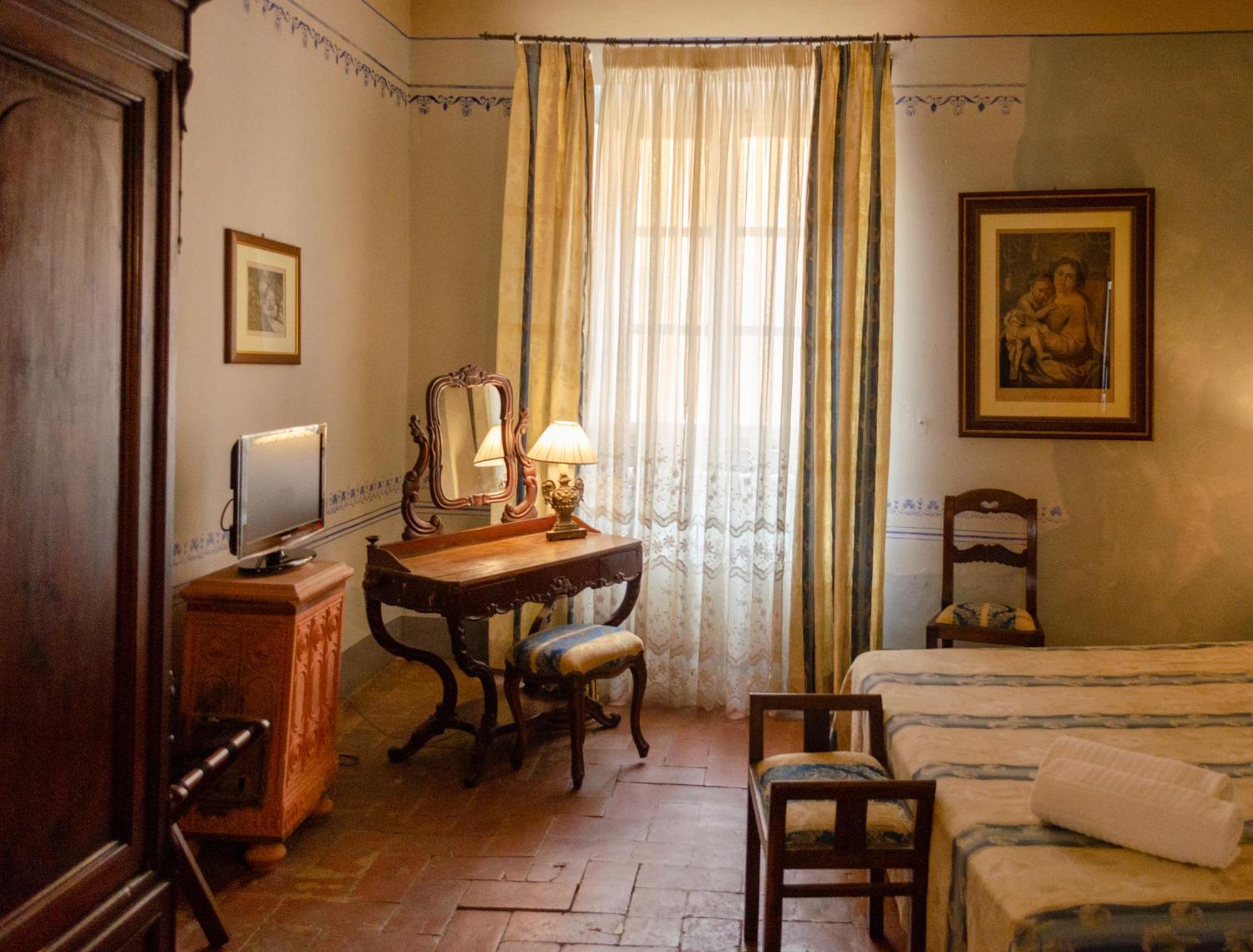 Antica Dimora Leones Bed & Breakfast Palaia Bagian luar foto