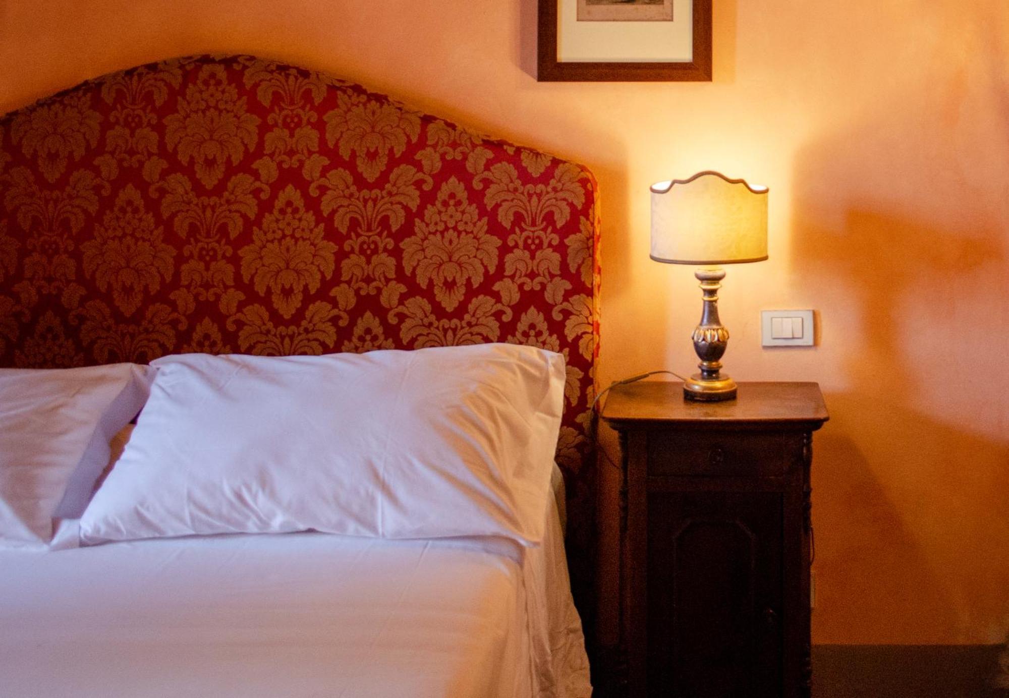 Antica Dimora Leones Bed & Breakfast Palaia Bagian luar foto